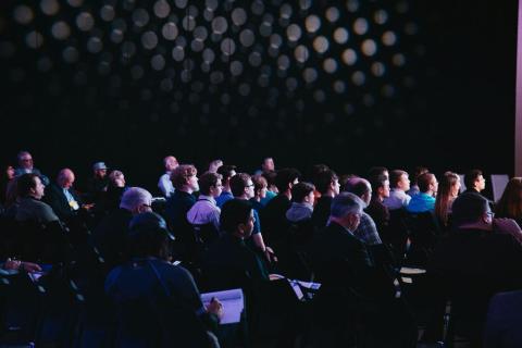 Publikum im Tagungssaal